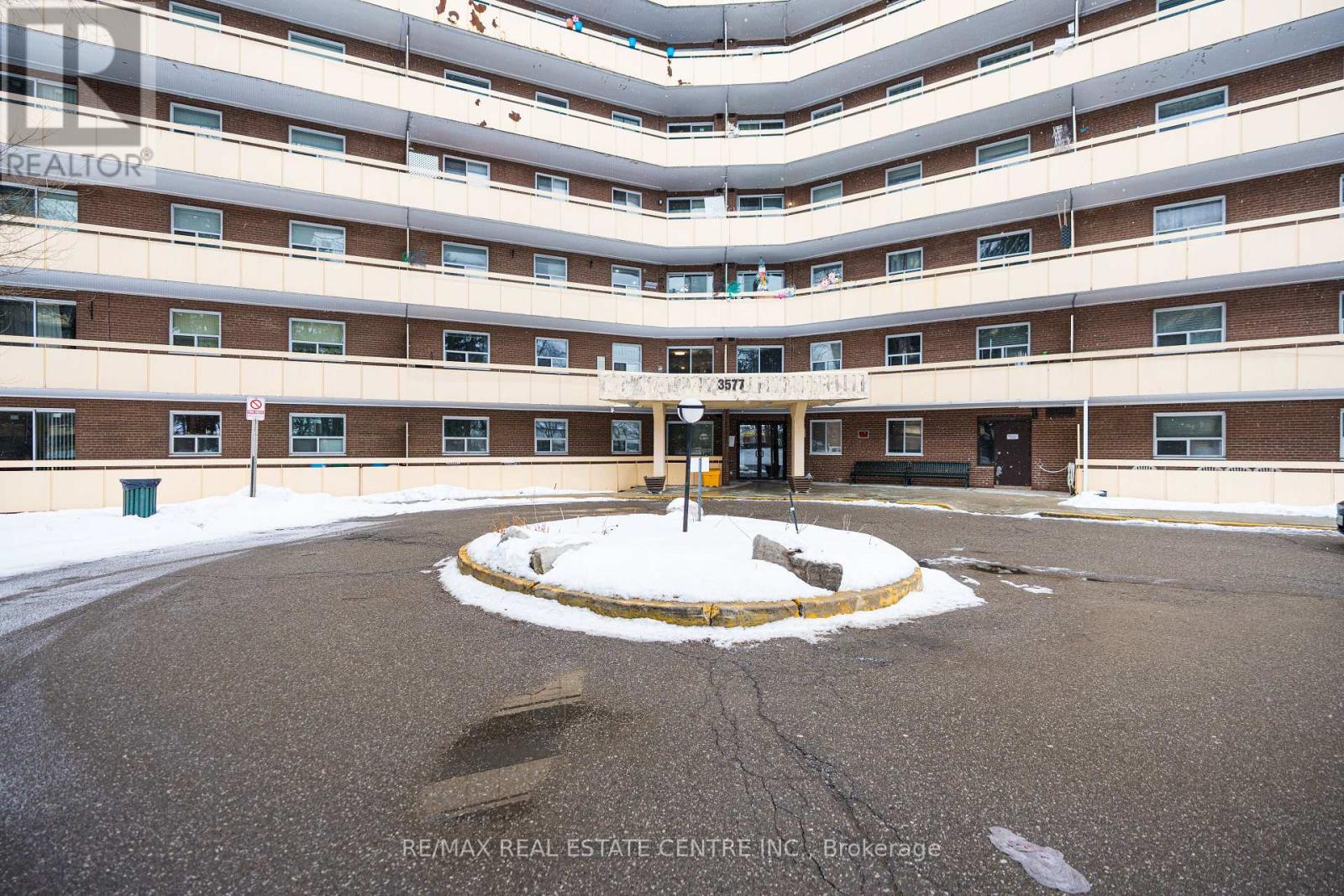 207 - 3577 Derry Road, Mississauga, Ontario  L4T 1B3 - Photo 2 - W12783060