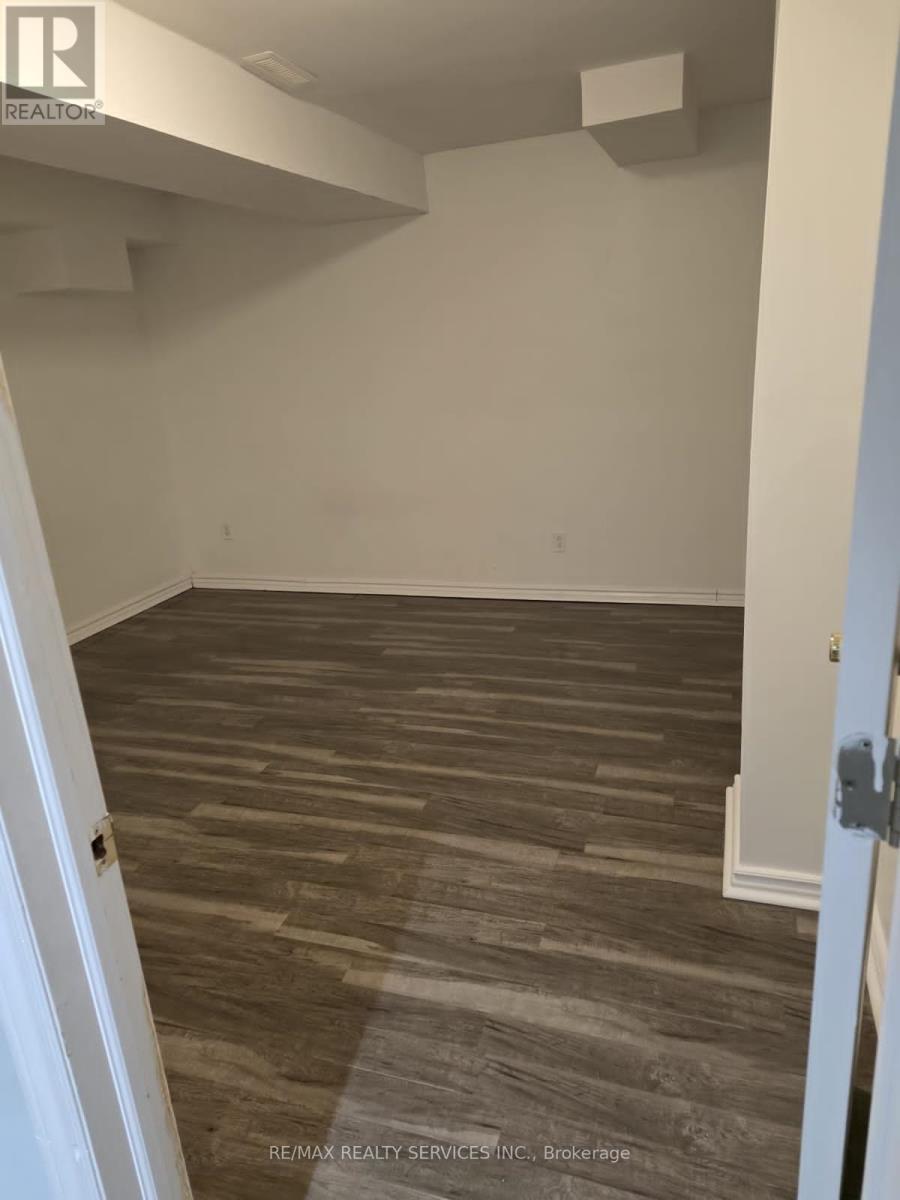 Basement - 24 Vivians Crescent, Brampton, Ontario  L6Y 4V1 - Photo 7 - W12783070