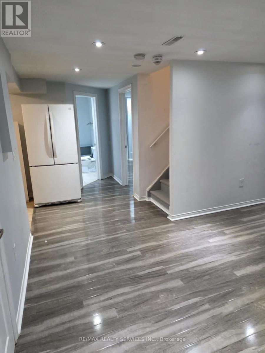 Basement - 24 Vivians Crescent, Brampton, Ontario  L6Y 4V1 - Photo 9 - W12783070