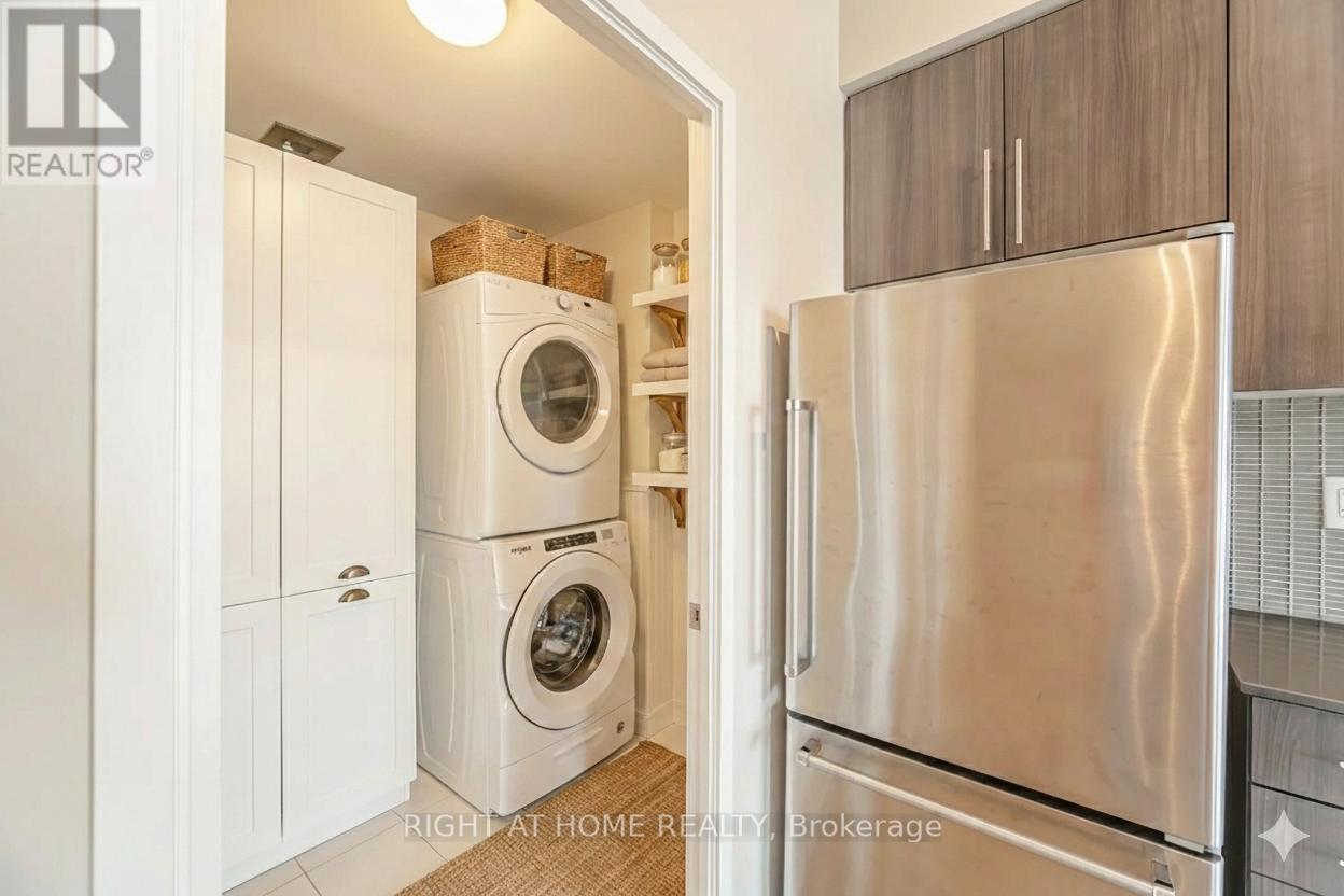 715 - 4011 Brickstone Mews, Mississauga, Ontario  L5B 0G3 - Photo 4 - W12783078