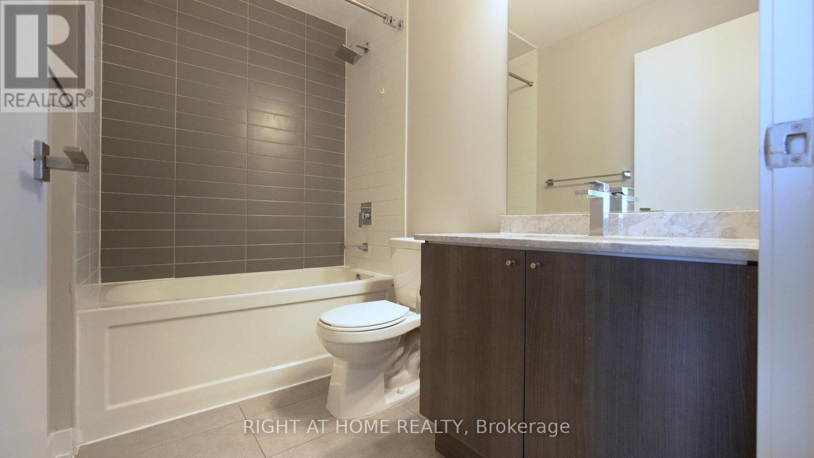 715 - 4011 Brickstone Mews, Mississauga, Ontario  L5B 0G3 - Photo 5 - W12783078