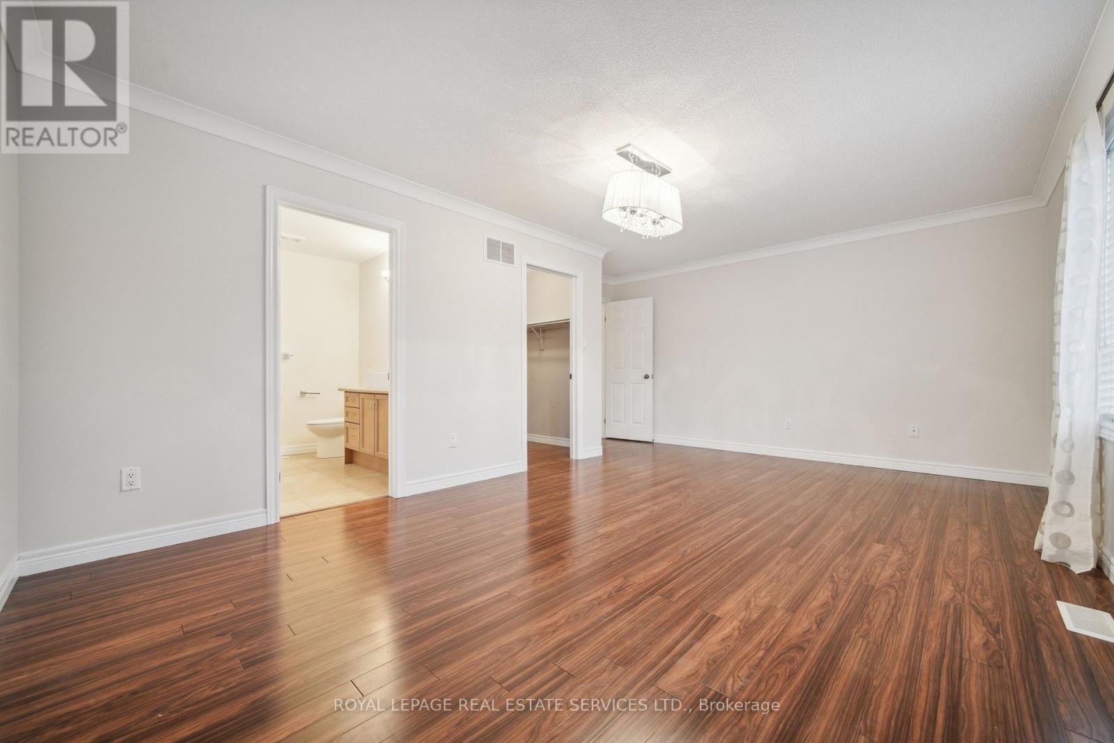 2097 Tovell Drive, Oakville, Ontario  L6M 0C4 - Photo 19 - W12783164