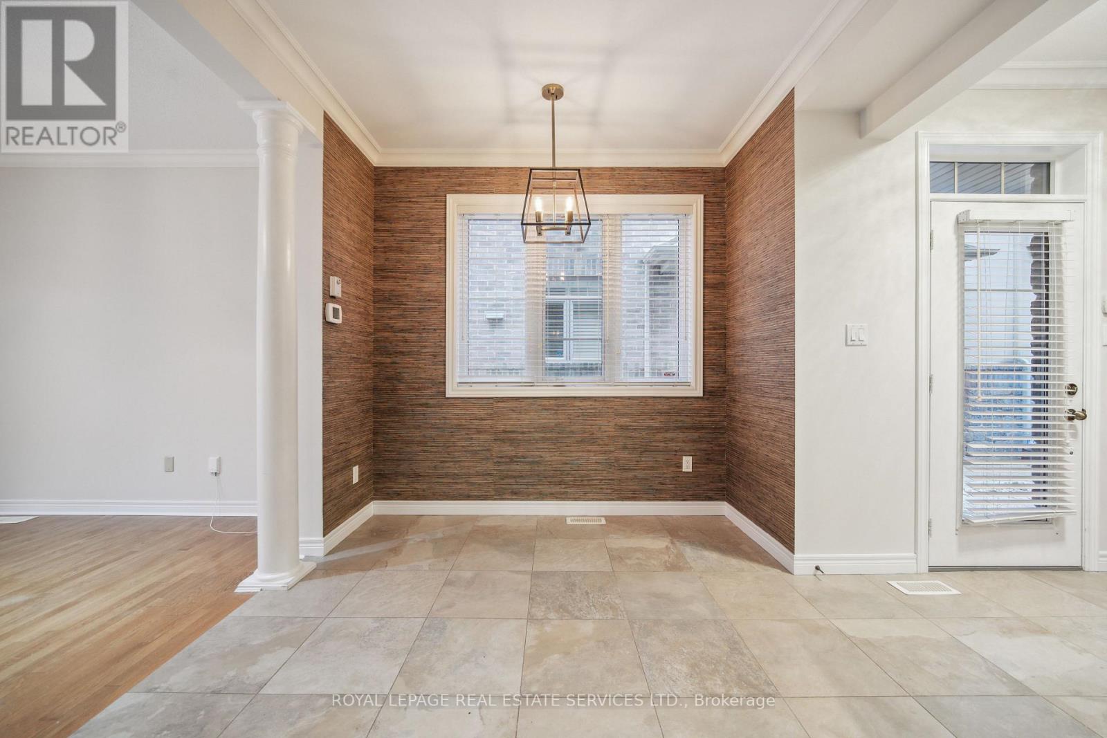 2097 Tovell Drive, Oakville, Ontario  L6M 0C4 - Photo 5 - W12783164