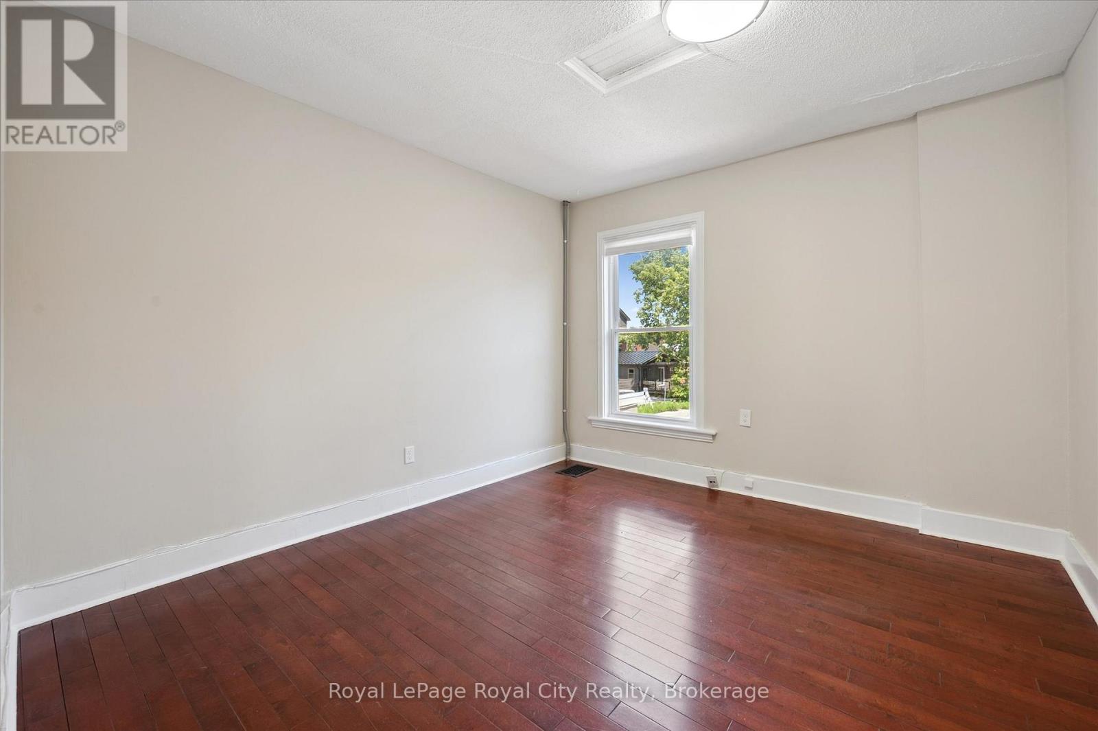 363 Woolwich Street, Guelph, Ontario  N1H 3W4 - Photo 21 - X12712978