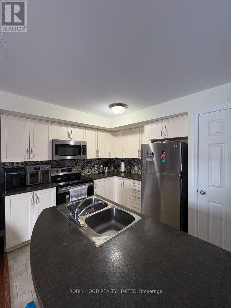 Unit 6 - 313 Cresthaven Drive, Ottawa, Ontario  K2G 4R4 - Photo 2 - X12783008