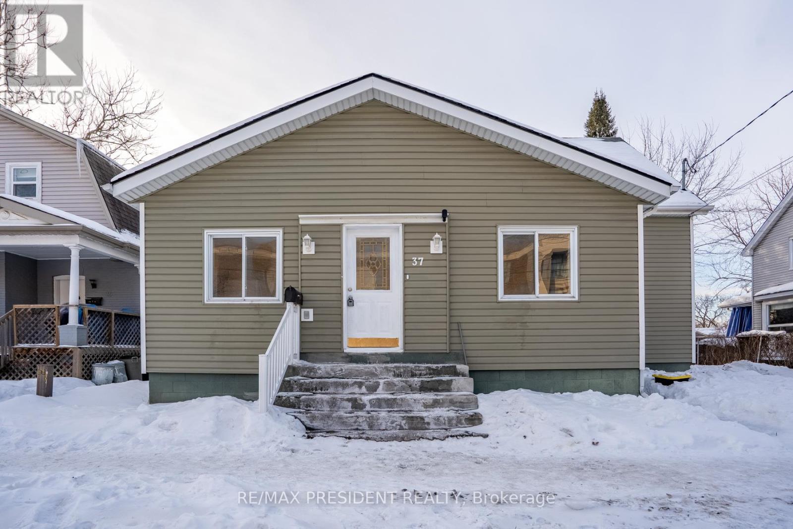 37 Catherine Street, St. Catharines, Ontario  L2R 5E8 - Photo 1 - X12783072