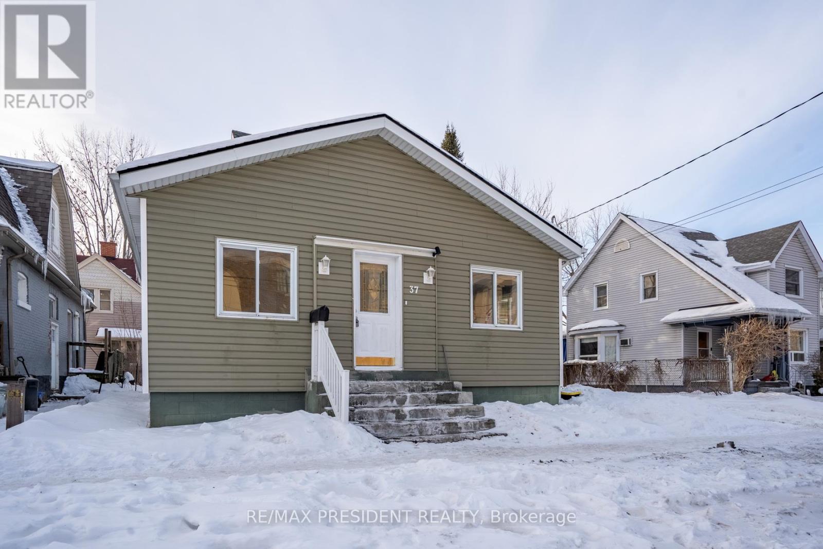 37 Catherine Street, St. Catharines, Ontario  L2R 5E8 - Photo 4 - X12783072