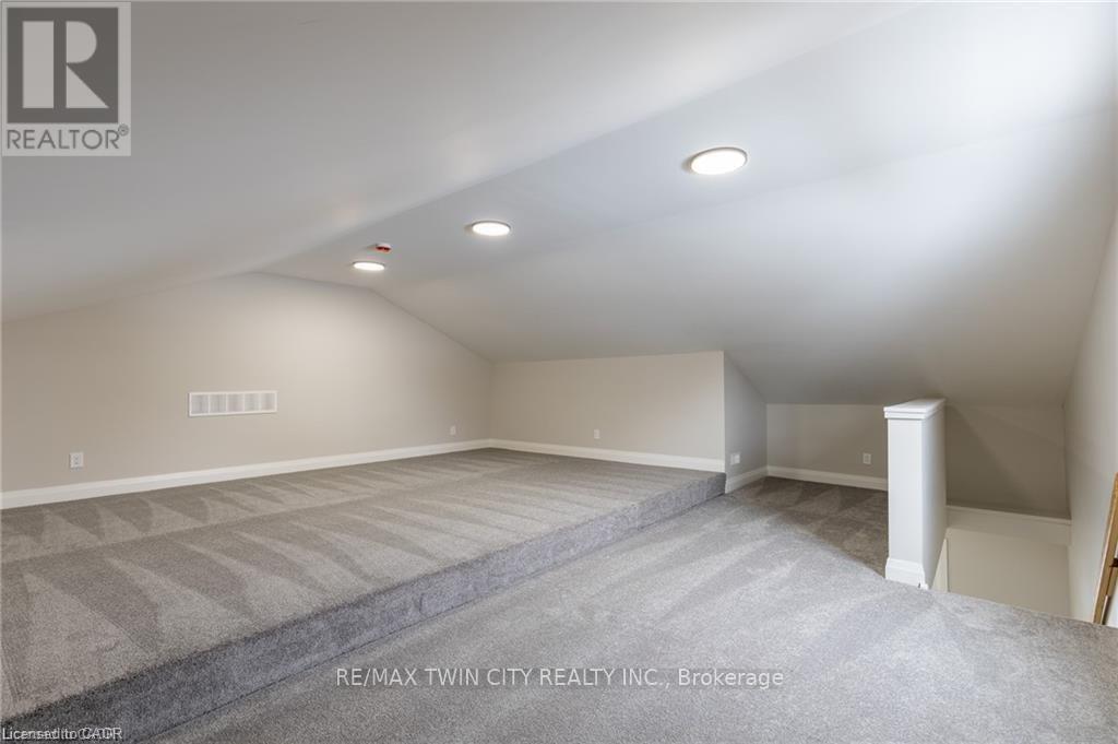 34 Close Avenue, Cambridge, Ontario  N1R 2R6 - Photo 11 - X12783080