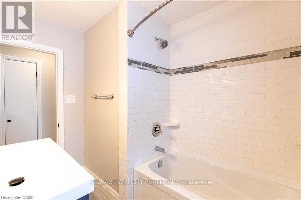 34 Close Avenue, Cambridge, Ontario  N1R 2R6 - Photo 12 - X12783080