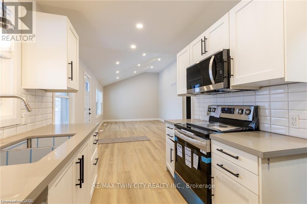 34 Close Avenue, Cambridge, Ontario  N1R 2R6 - Photo 8 - X12783080