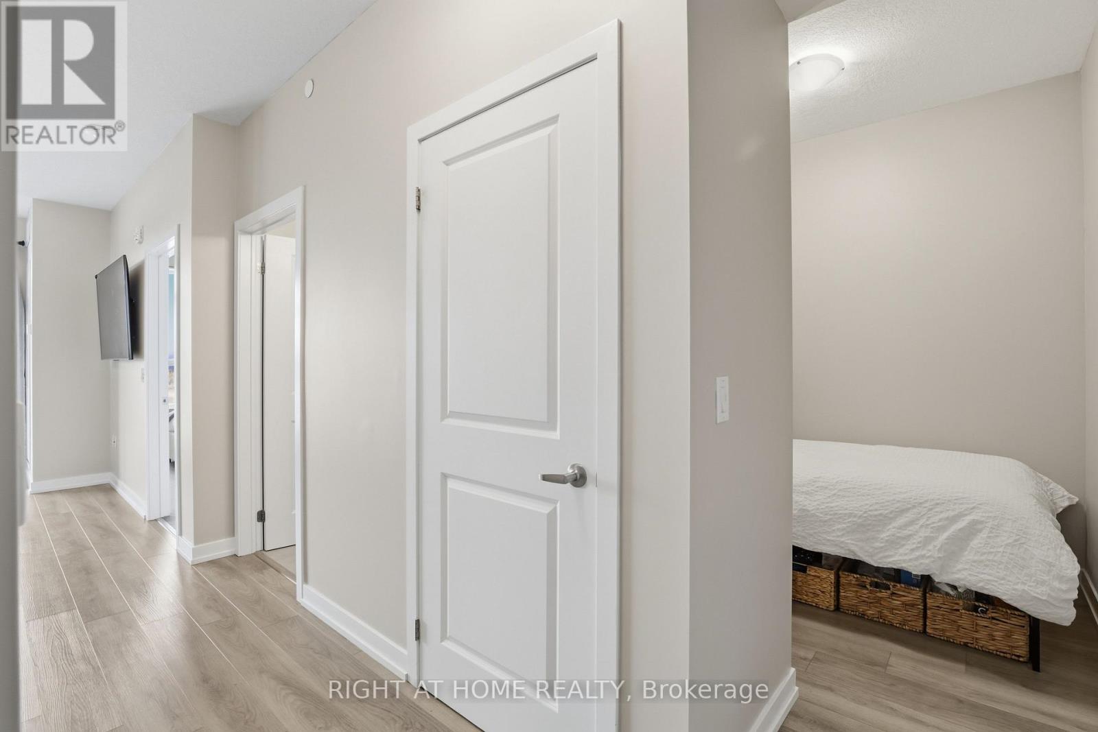 203 - 5055 Greenlane Road, Lincoln, Ontario  L3J 2J3 - Photo 3 - X12783110