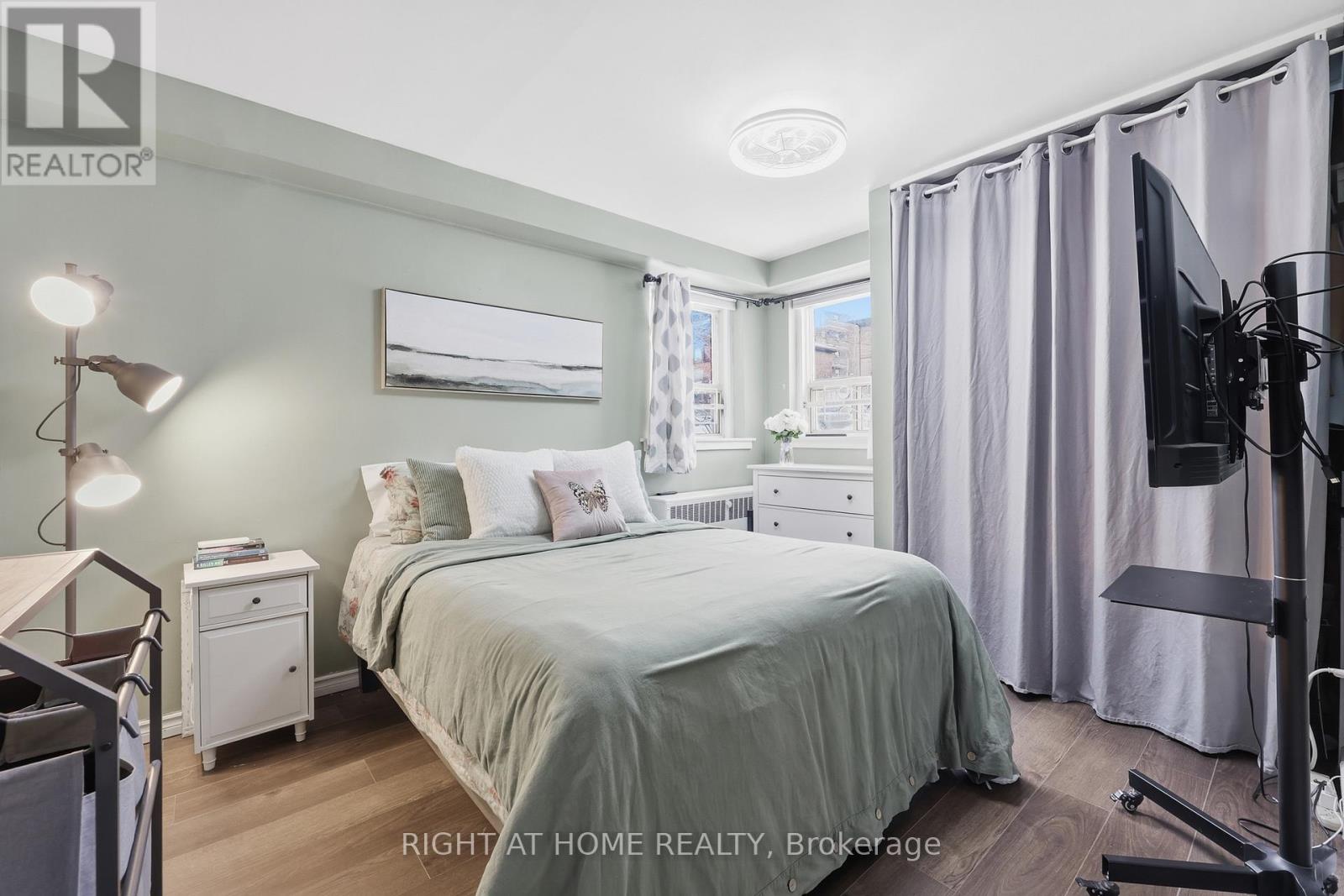 11 - 223 Macnab Street S, Hamilton, Ontario  L8P 3C9 - Photo 12 - X12783136