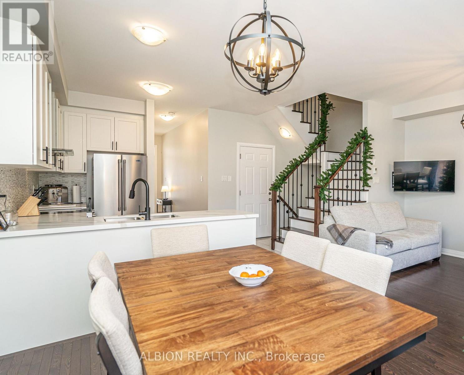 37 Donnan Drive, New Tecumseth, Ontario  L0G 1W0 - Photo 12 - N12559370