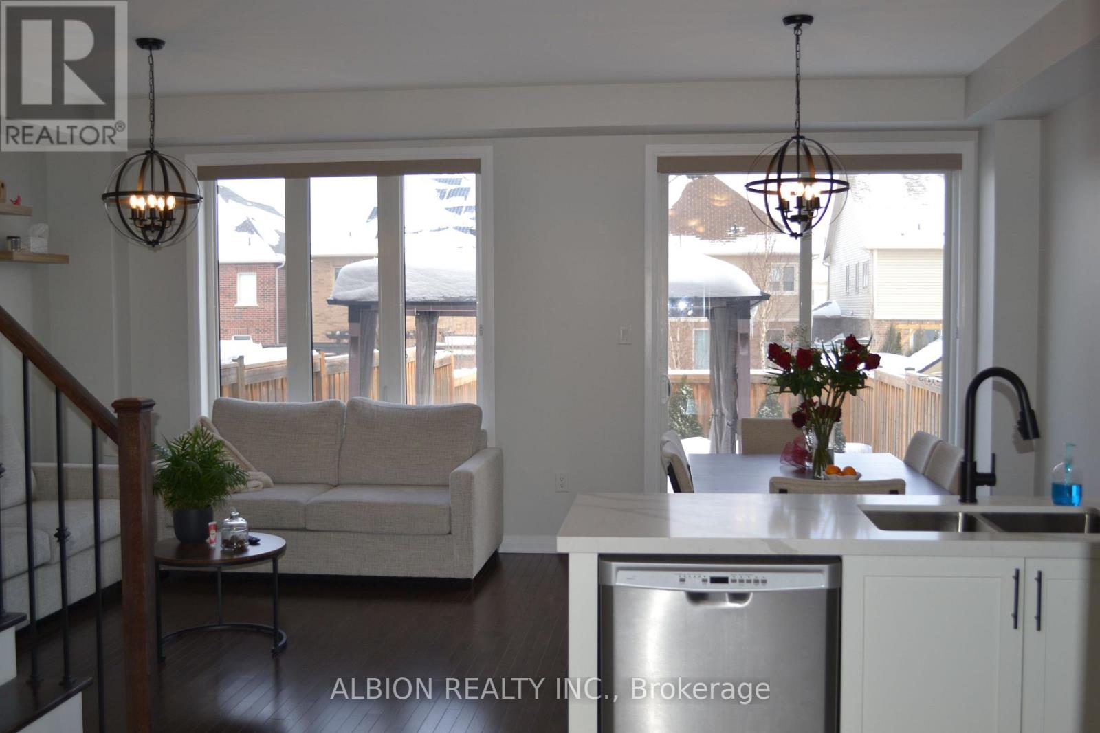 37 Donnan Drive, New Tecumseth, Ontario  L0G 1W0 - Photo 7 - N12559370