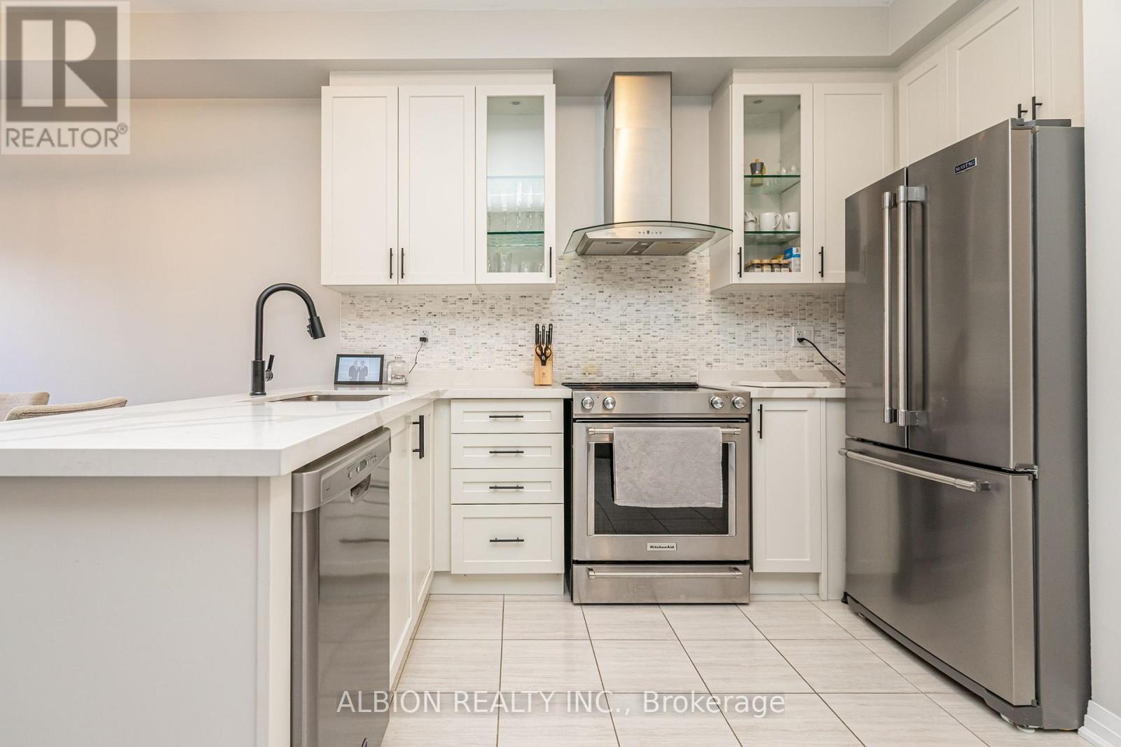 37 Donnan Drive, New Tecumseth, Ontario  L0G 1W0 - Photo 8 - N12559370