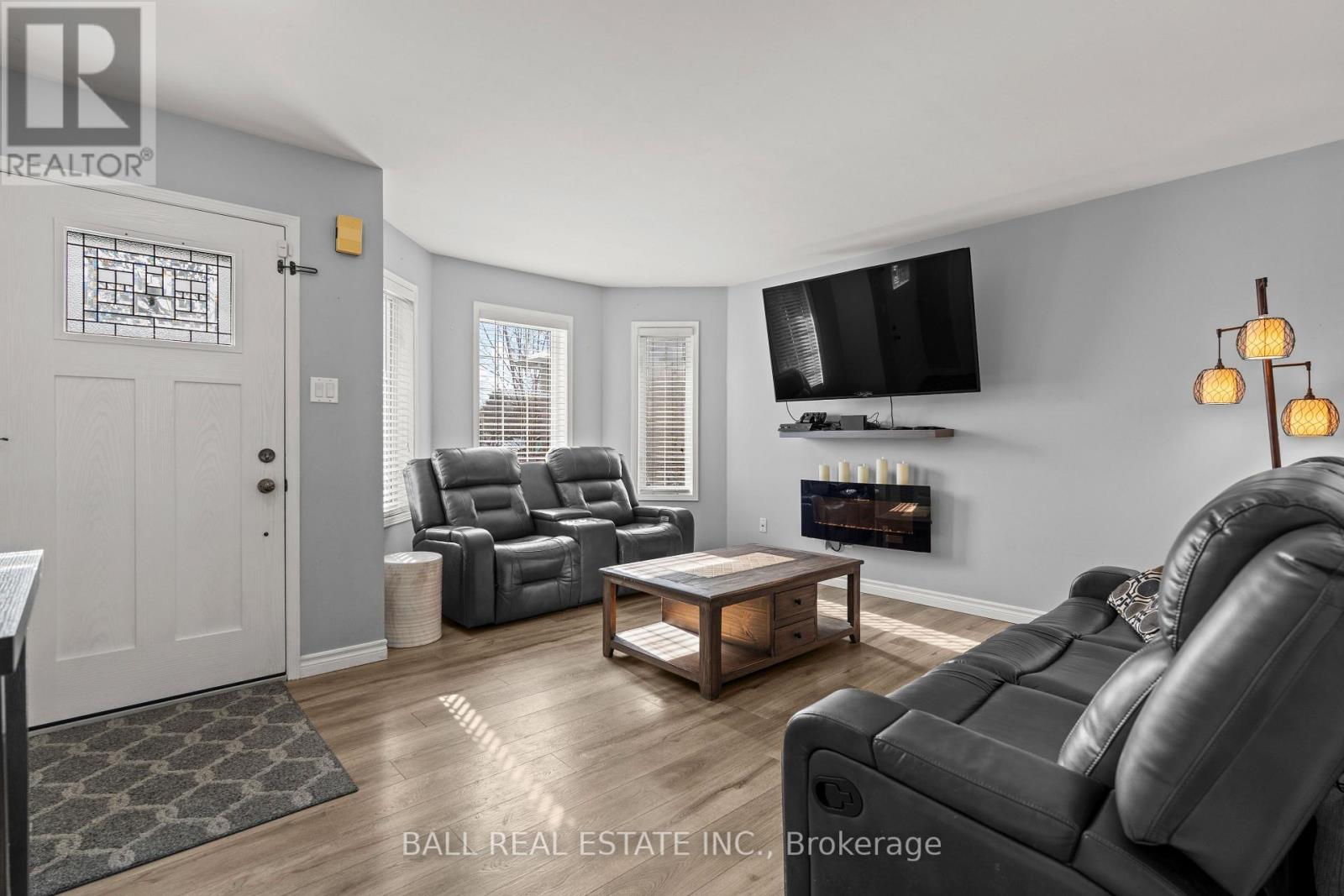 1104 Tillison Avenue, Cobourg, Ontario  K9A 5N4 - Photo 3 - X12783224