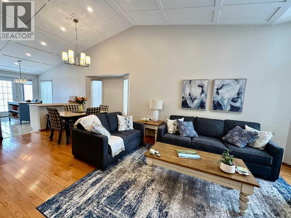 211 Canyon Boulevard W, Lethbridge, Alberta  T1K 6V1 - Photo 5 - A2279135