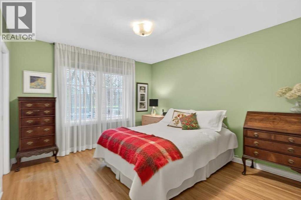 2808 35 Street Sw, Calgary, Alberta  T3E 2Y5 - Photo 18 - A2272557