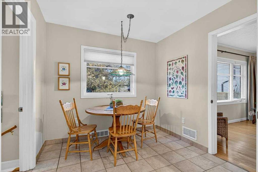 2808 35 Street Sw, Calgary, Alberta  T3E 2Y5 - Photo 12 - A2272557