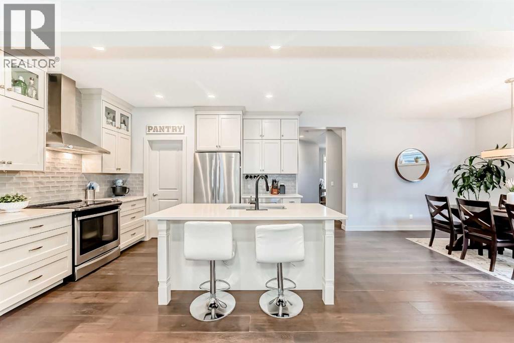 743 Shawnee Drive Sw, Calgary, Alberta  T2Y 1V6 - Photo 10 - A2280458