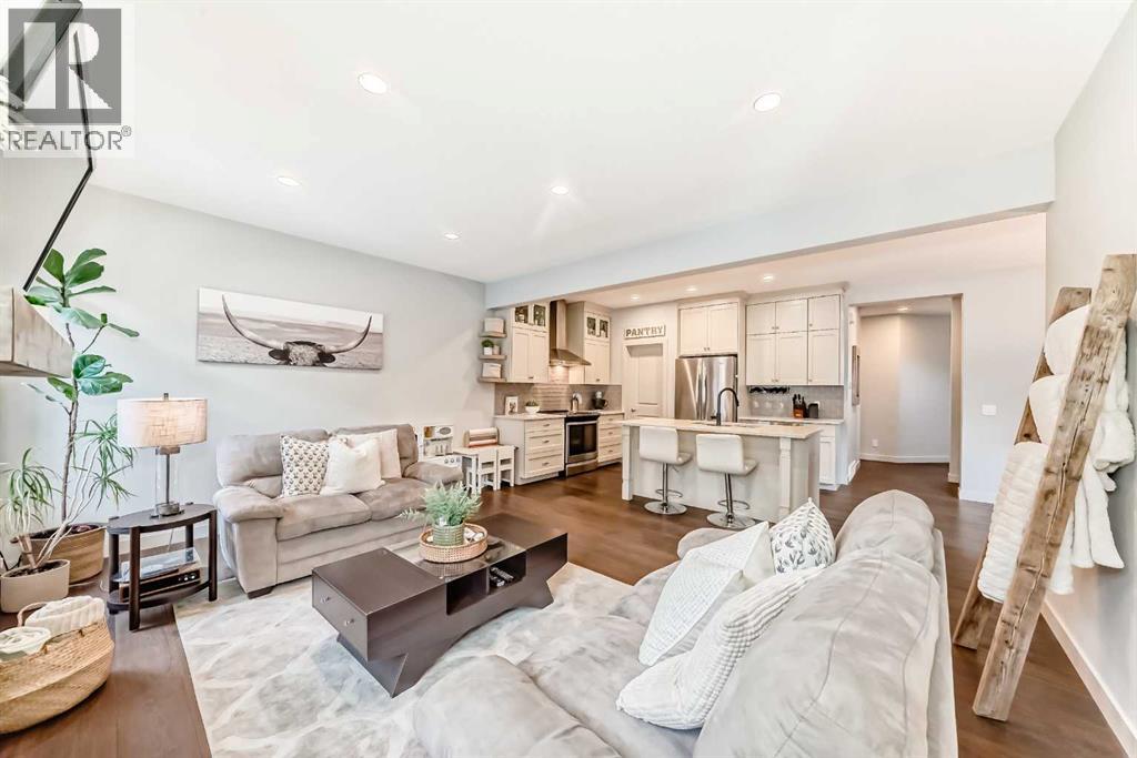 743 Shawnee Drive Sw, Calgary, Alberta  T2Y 1V6 - Photo 15 - A2280458