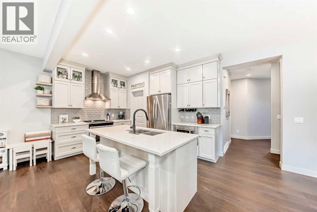 743 Shawnee Drive Sw, Calgary, Alberta  T2Y 1V6 - Photo 6 - A2280458