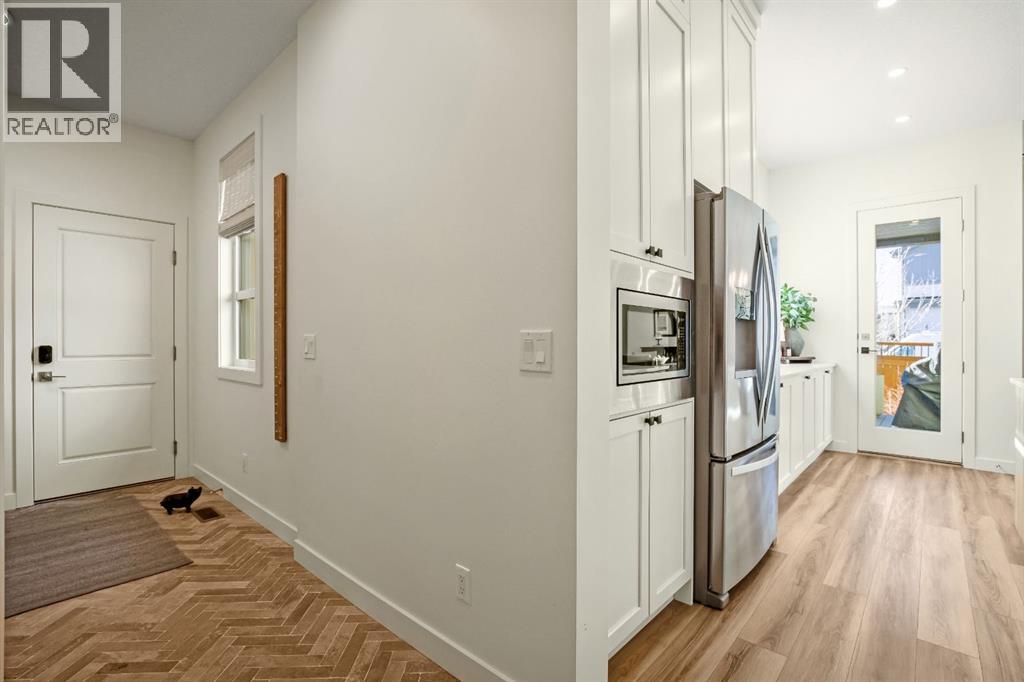 35 Bluerock Avenue Sw, Calgary, Alberta  T2Y 0R6 - Photo 9 - A2284791