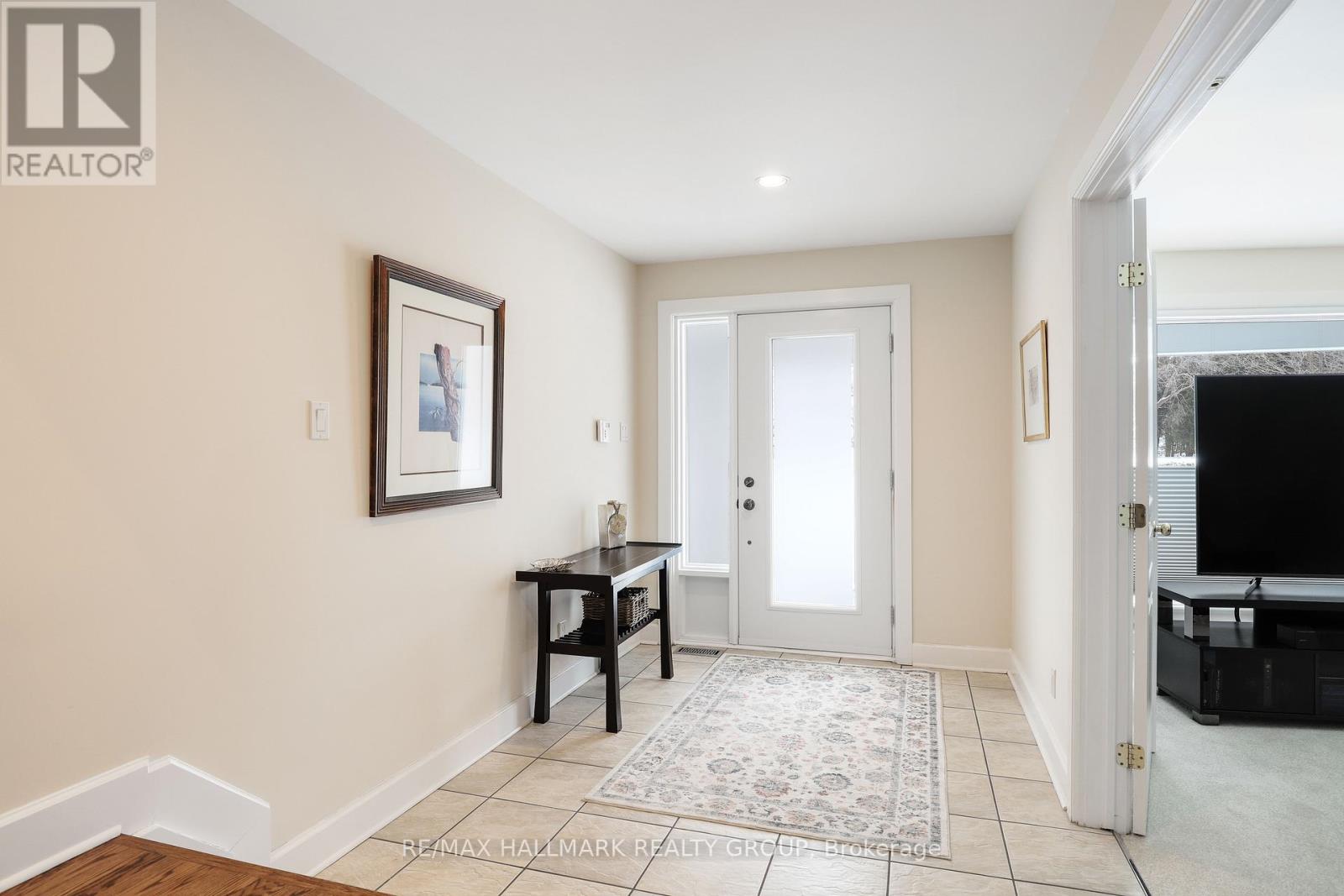 5 Nautica Private Private, Ottawa, Ontario  K2H 1E5 - Photo 2 - X12783256