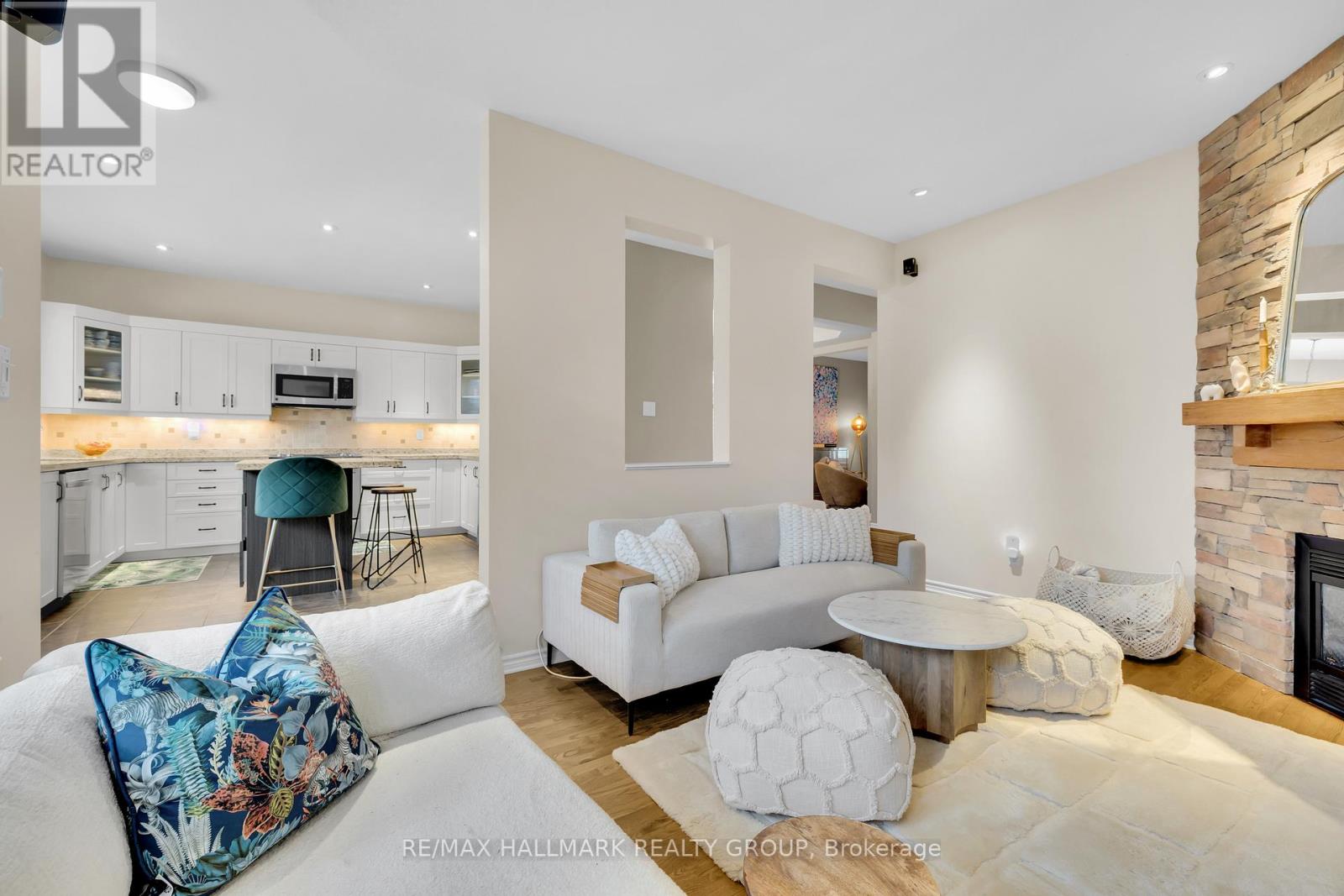 10 Friendly Crescent, Ottawa, Ontario  K2S 2B6 - Photo 10 - X12783264