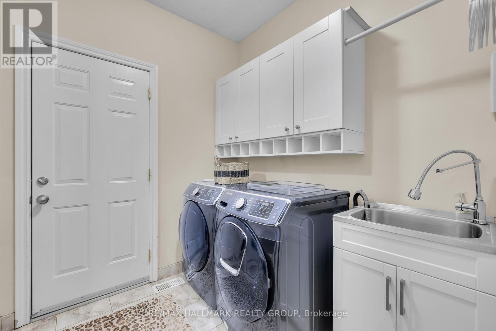 10 Friendly Crescent, Ottawa, Ontario  K2S 2B6 - Photo 18 - X12783264