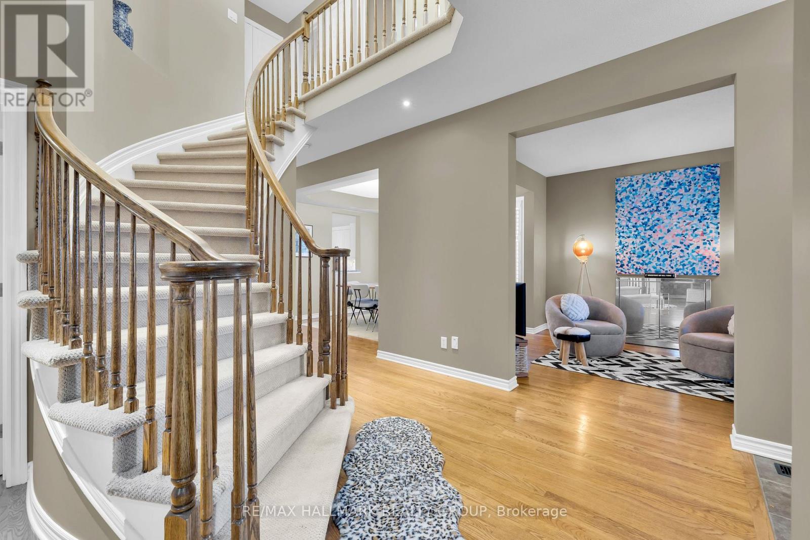 10 Friendly Crescent, Ottawa, Ontario  K2S 2B6 - Photo 4 - X12783264