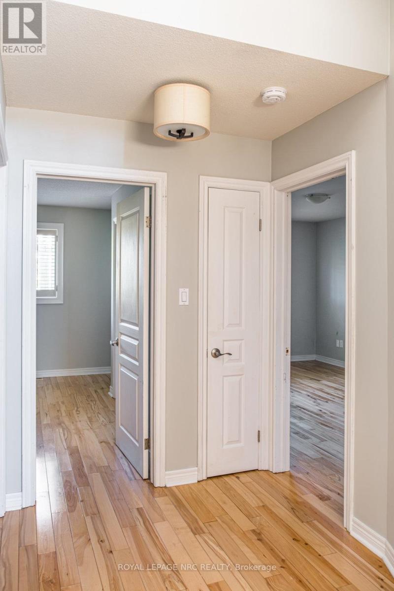 8071 Costabile Drive, Niagara Falls, Ontario  L2H 3H4 - Photo 13 - X12783294