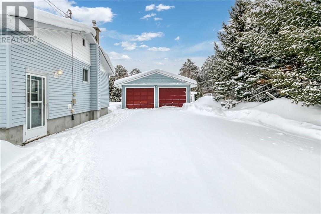 80 Sturgeon Street, Dowling, Ontario  P0M 1R0 - Photo 2 - 2126420