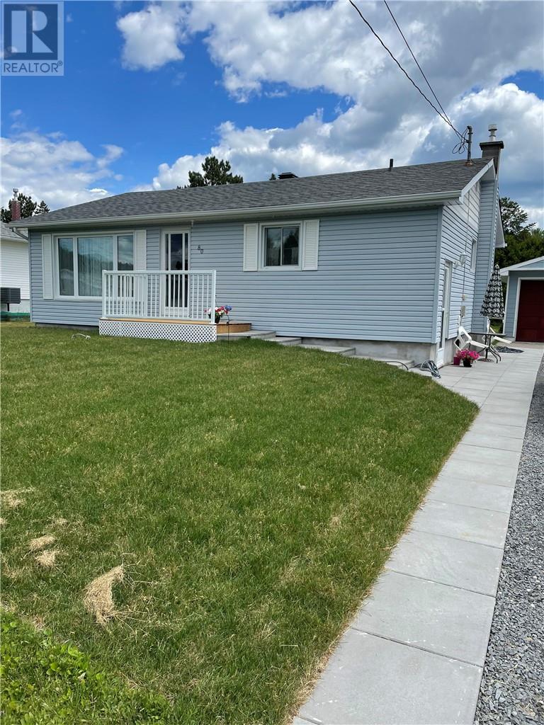 80 Sturgeon Street, Dowling, Ontario  P0M 1R0 - Photo 3 - 2126420