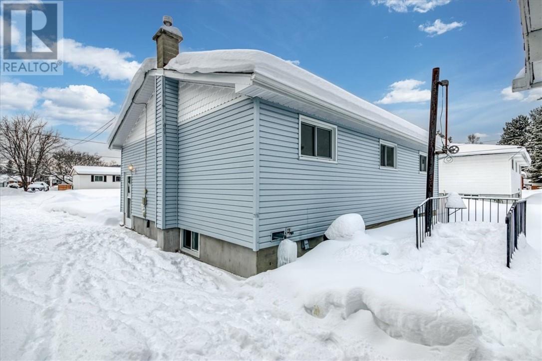80 Sturgeon Street, Dowling, Ontario  P0M 1R0 - Photo 7 - 2126420