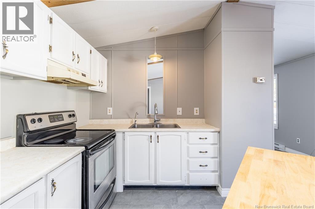 6 Roy Street, Lincoln, New Brunswick  E3B 6S6 - Photo 3 - NB132271