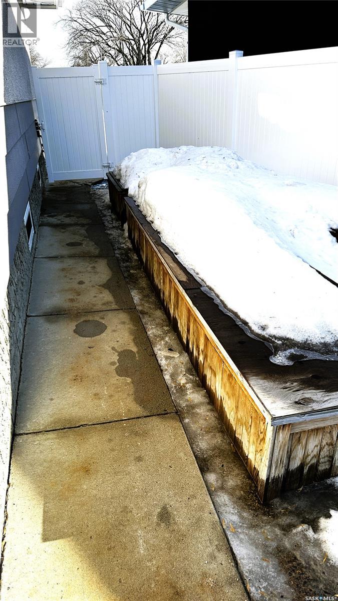 131 Dunsmore Drive, Regina, Saskatchewan  S4R 7G3 - Photo 39 - SK028325