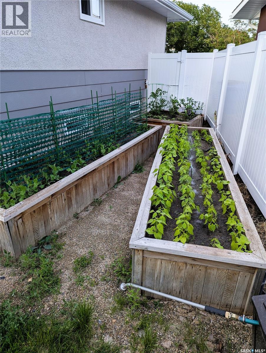 131 Dunsmore Drive, Regina, Saskatchewan  S4R 7G3 - Photo 48 - SK028325