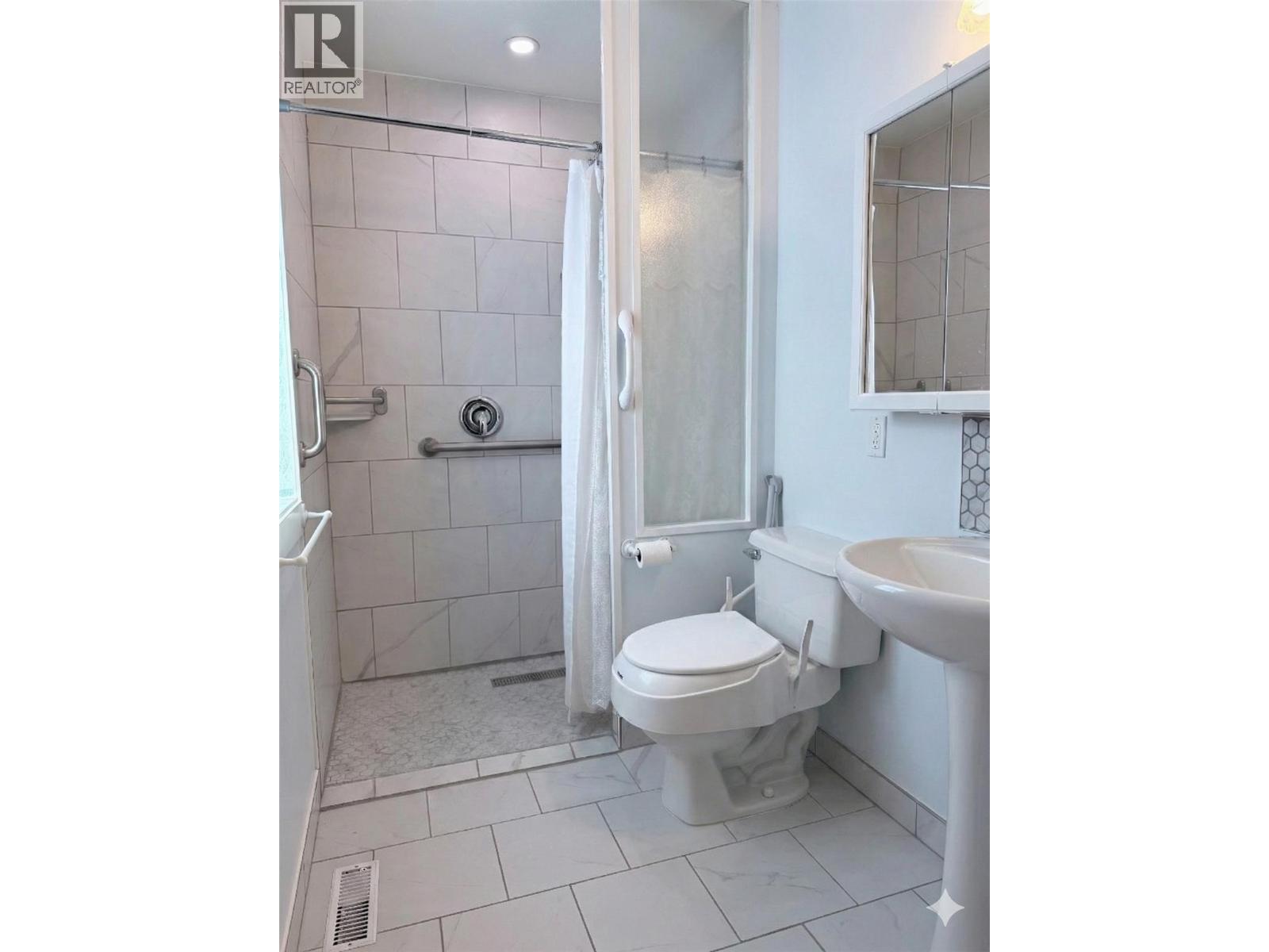 705 11th Street S, Cranbrook, British Columbia  V1C 5J8 - Photo 21 - 10375721