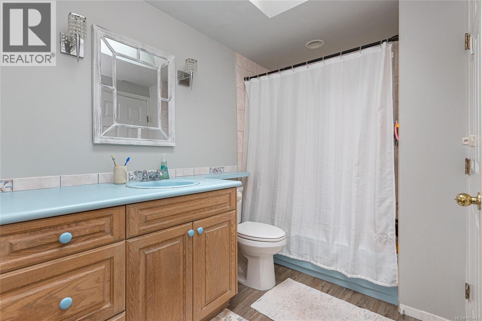 2589 Sinclair Rd, Saanich, British Columbia  V8N 1C1 - Photo 11 - 1024833