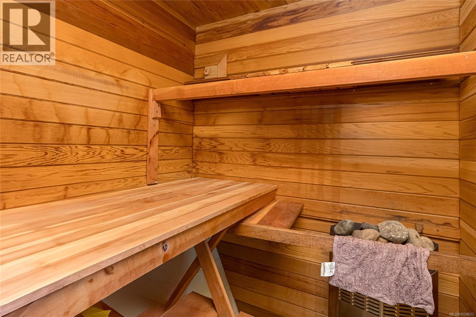 2589 Sinclair Rd, Saanich, British Columbia  V8N 1C1 - Photo 12 - 1024833