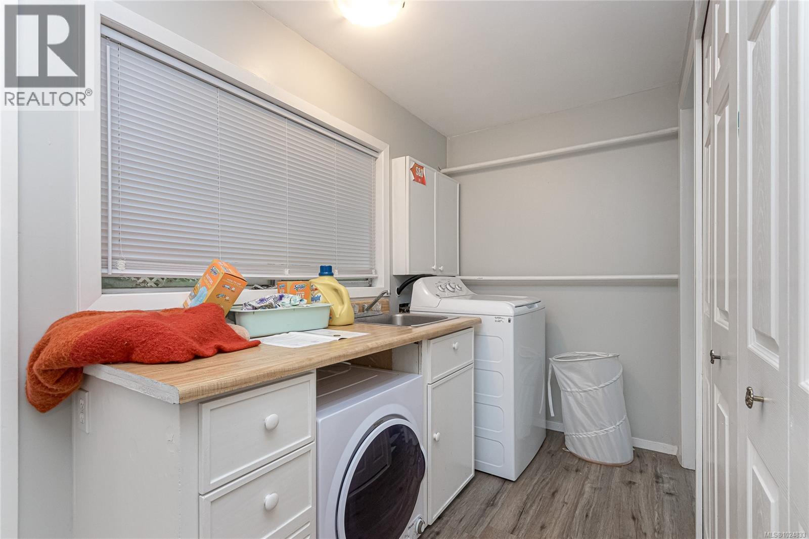 2589 Sinclair Rd, Saanich, British Columbia  V8N 1C1 - Photo 14 - 1024833