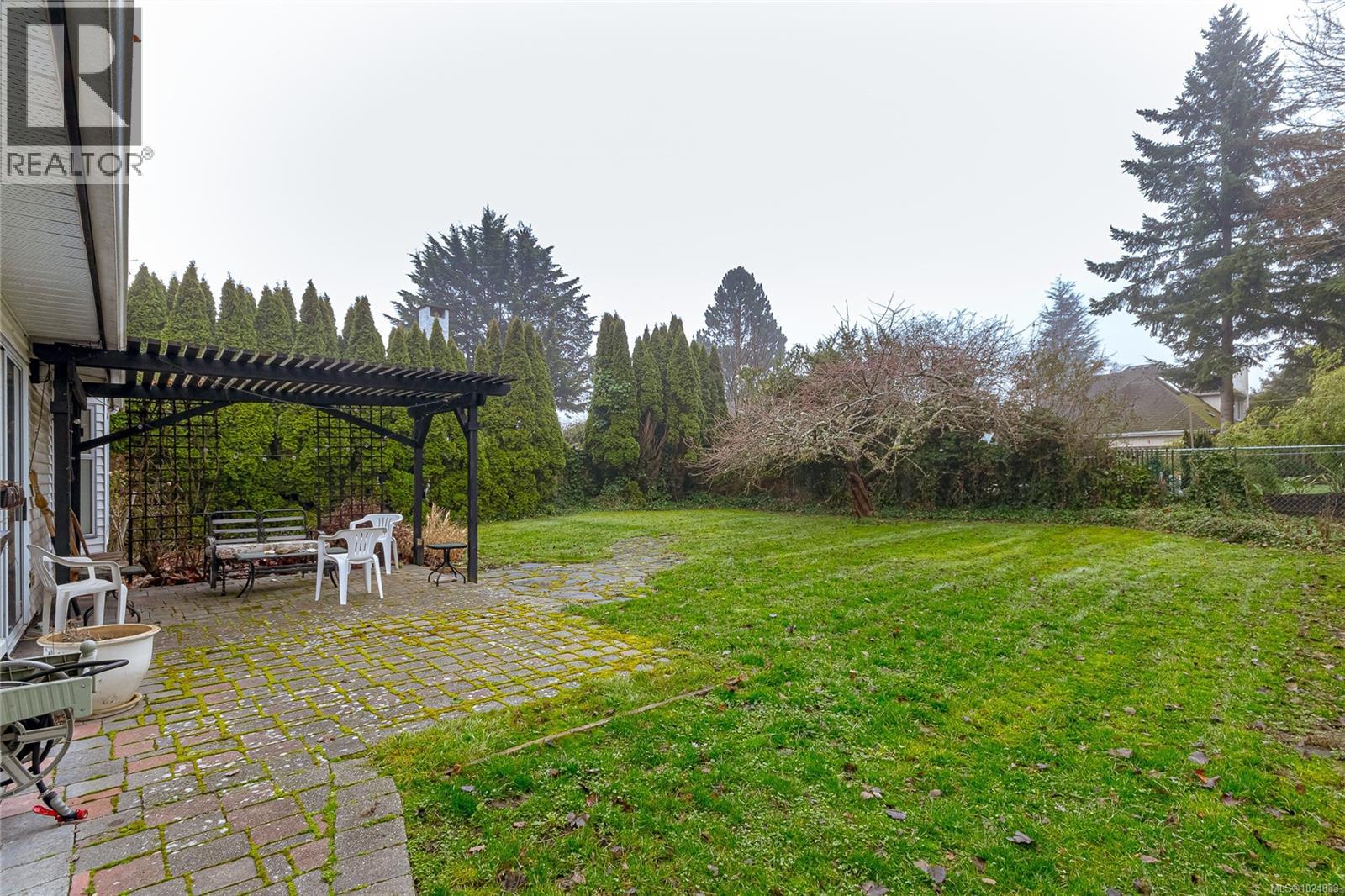 2589 Sinclair Rd, Saanich, British Columbia  V8N 1C1 - Photo 17 - 1024833