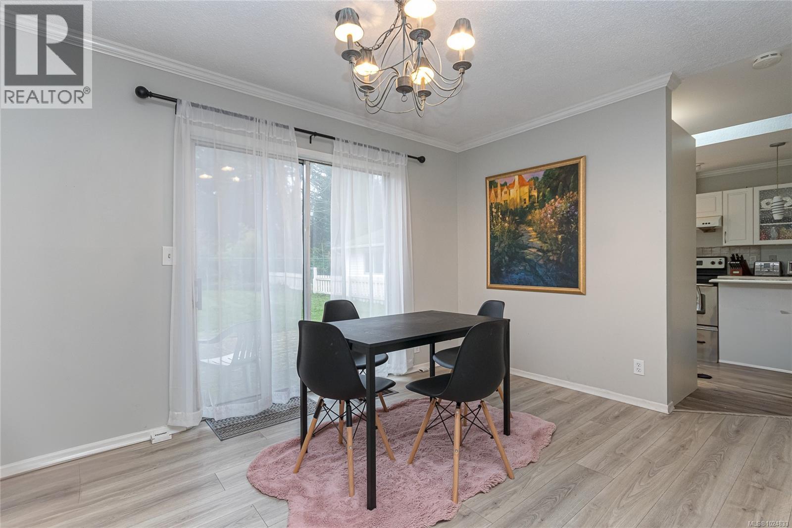 2589 Sinclair Rd, Saanich, British Columbia  V8N 1C1 - Photo 7 - 1024833