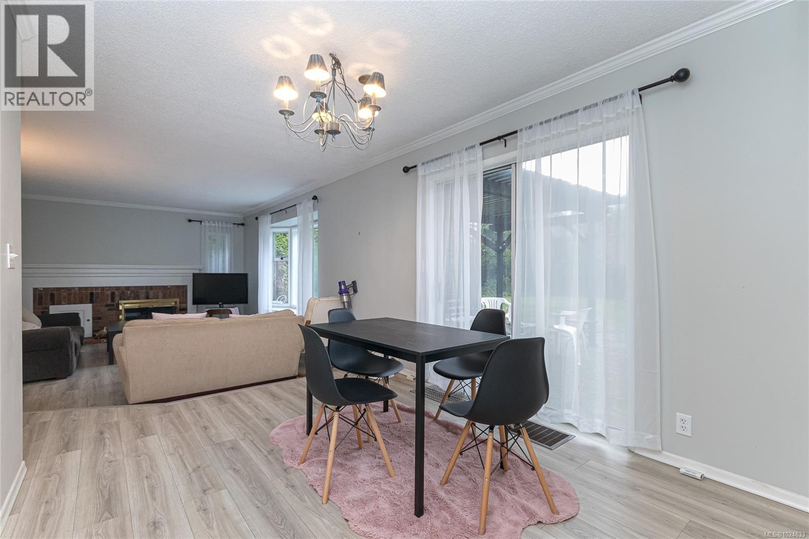 2589 Sinclair Rd, Saanich, British Columbia  V8N 1C1 - Photo 8 - 1024833