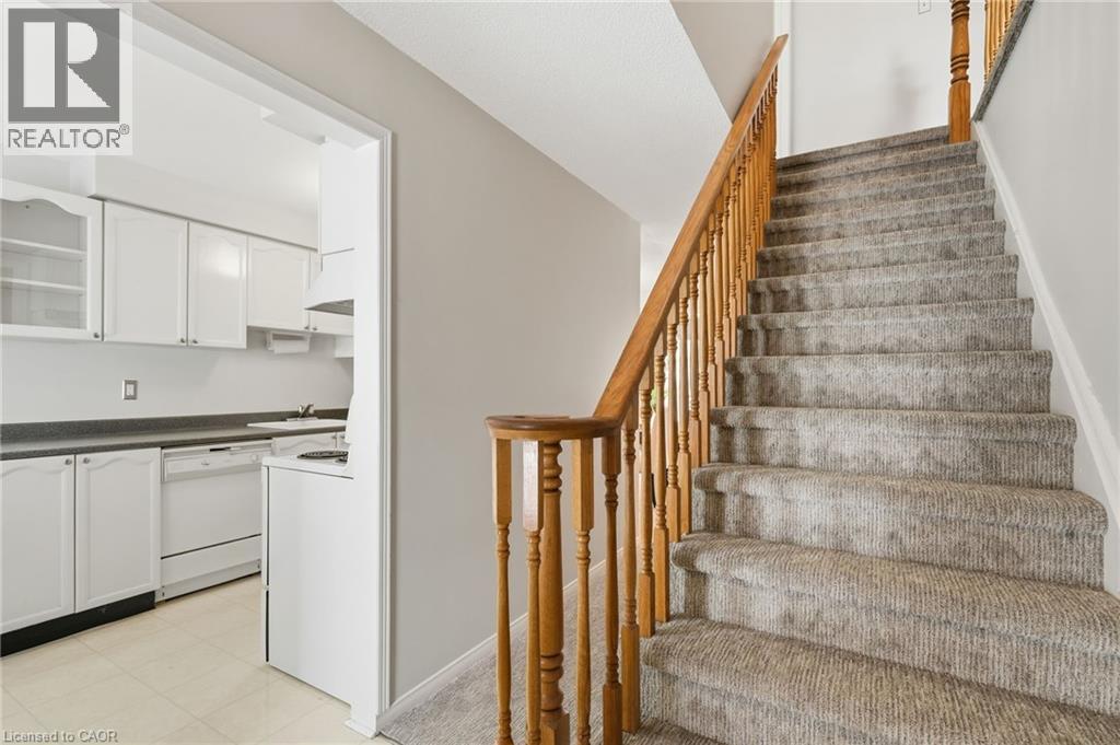 2047 Chrisdon Road, Burlington, Ontario  L7M 3W9 - Photo 2 - 40804599