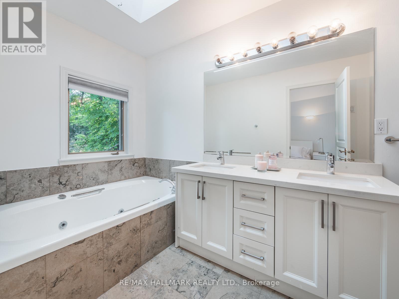 74 Macpherson Avenue, Toronto, Ontario  M5R 1W8 - Photo 36 - C12783184