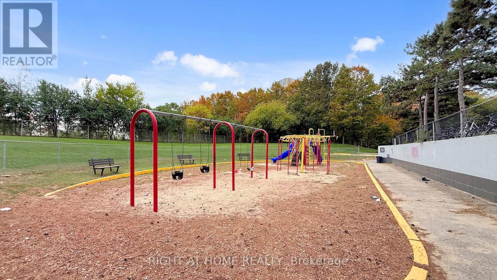 1801 - 10 Sunny Glenway, Toronto, Ontario  M3C 2Z3 - Photo 3 - C12783302