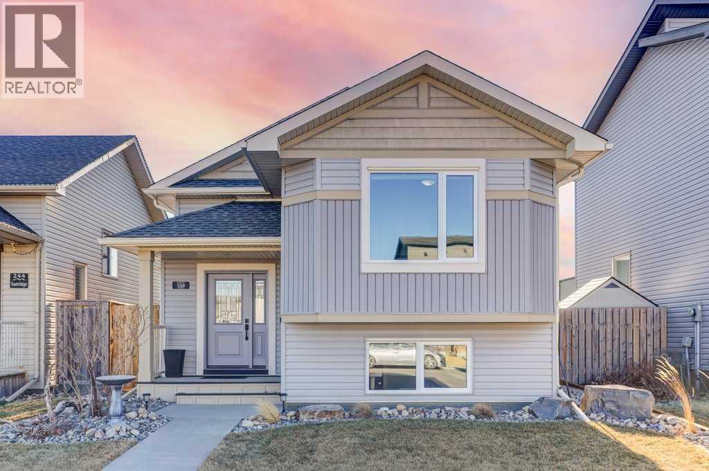 248 Sunridge Road W, Lethbridge, Alberta  T1J 5H8 - Photo 1 - A2285880