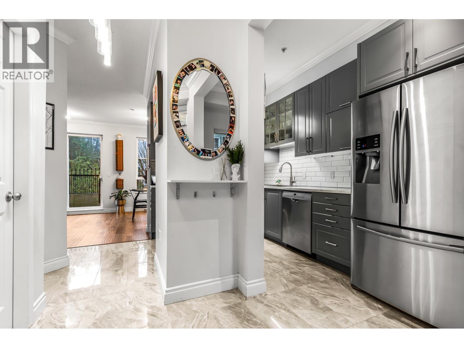 204 815 First Street, New Westminster, British Columbia  V3L 2H7 - Photo 4 - R3074100